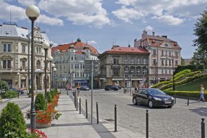 Poznaj świat kempingu: Przewodnik dla amatorów outdooru
